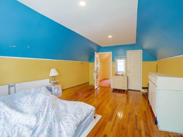 636 S 13th Street, New Hyde Park NY 11040