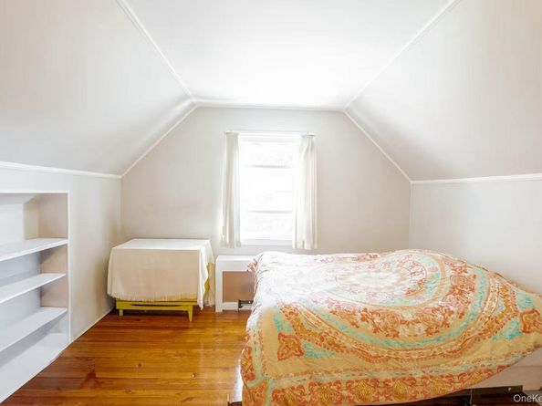 636 S 13th Street, New Hyde Park NY 11040