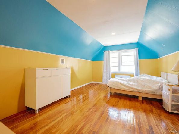 636 S 13th Street, New Hyde Park NY 11040