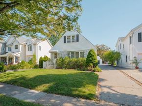 636 S 13th Street, New Hyde Park NY 11040