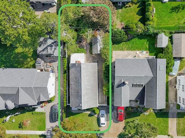 636 S 13th Street, New Hyde Park NY 11040