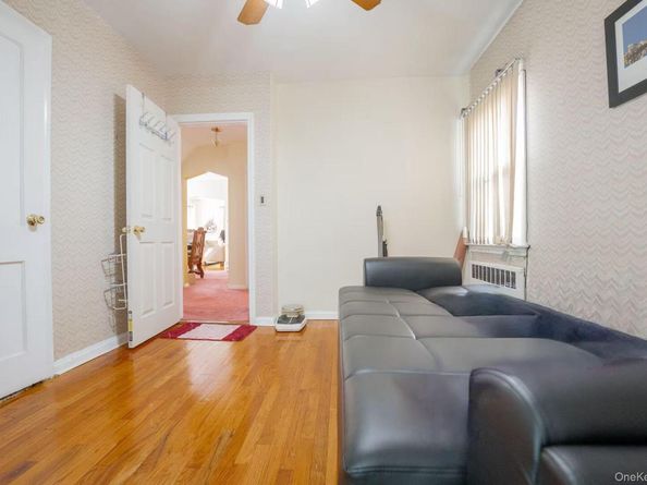 636 S 13th Street, New Hyde Park NY 11040