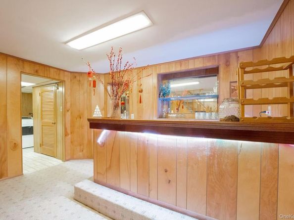 636 S 13th Street, New Hyde Park NY 11040