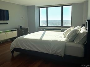 10 City Place PH2C, White Plains NY 10601