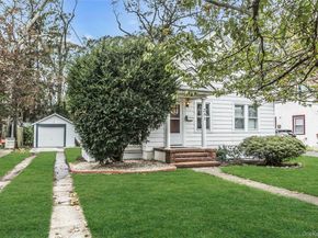 251 N Long Beach Avenue, Freeport NY 11520
