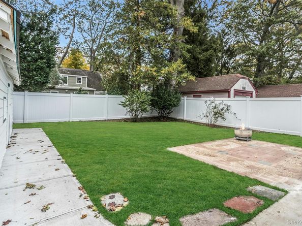 251 N Long Beach Avenue, Freeport NY 11520
