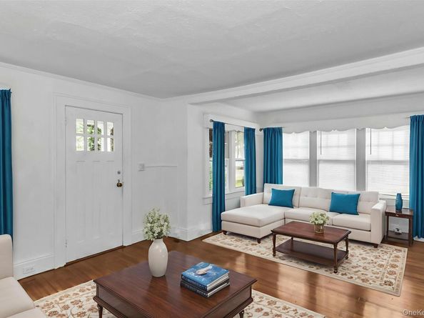 251 N Long Beach Avenue, Freeport NY 11520