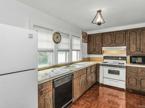 251 N Long Beach Avenue, Freeport NY 11520