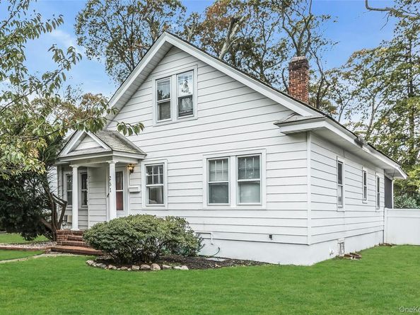 251 N Long Beach Avenue, Freeport NY 11520