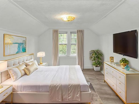 251 N Long Beach Avenue, Freeport NY 11520