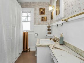 251 N Long Beach Avenue, Freeport NY 11520