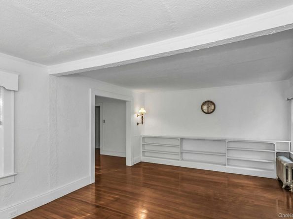 251 N Long Beach Avenue, Freeport NY 11520