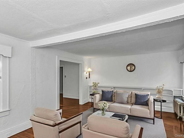 251 N Long Beach Avenue, Freeport NY 11520