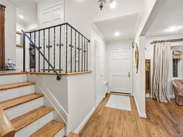 7 Judith Street, Plainview NY 11803