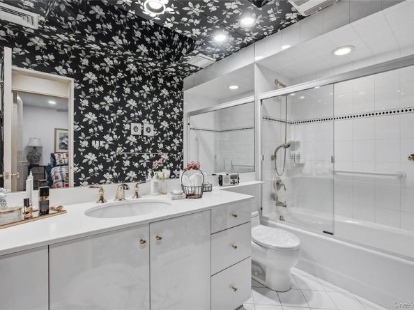 7 Judith Street, Plainview NY 11803