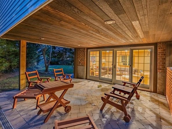 7 Judith Street, Plainview NY 11803