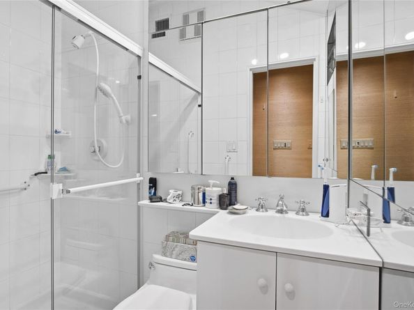 7 Judith Street, Plainview NY 11803