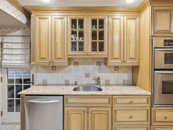 7 Judith Street, Plainview NY 11803