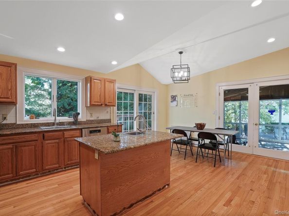 8 Craven Lane, White Plains NY 10605