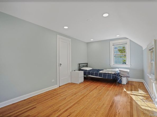8 Craven Lane, White Plains NY 10605