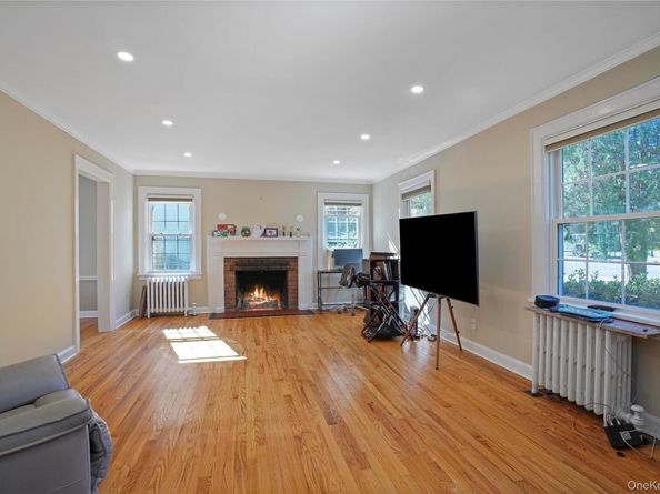 8 Craven Lane, White Plains NY 10605