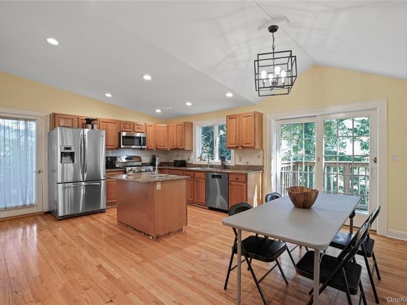 8 Craven Lane, White Plains NY 10605