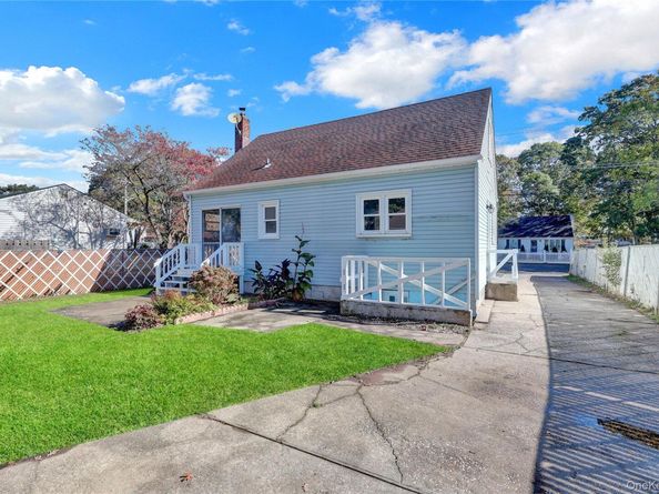 182 Lexington Road, Shirley NY 11967