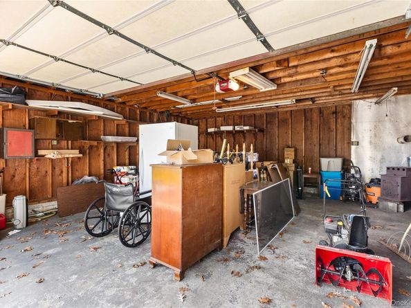 18 Campbell Lane, East Islip NY 11730