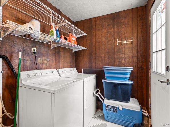 18 Campbell Lane, East Islip NY 11730