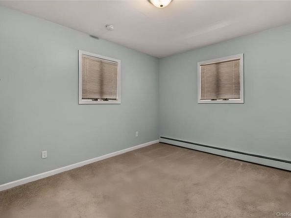 18 Campbell Lane, East Islip NY 11730