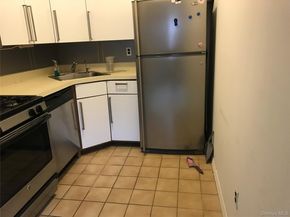 68-01 242ND Street 29E, Douglaston NY 11362