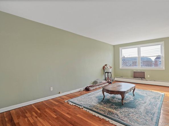 6035 75th Street, Middle Village NY 11379