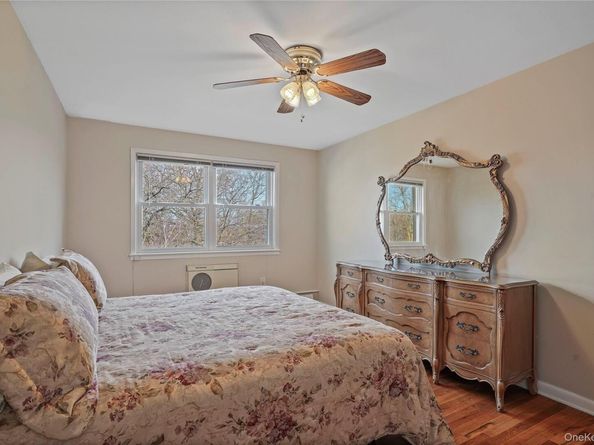 6035 75th Street, Middle Village NY 11379