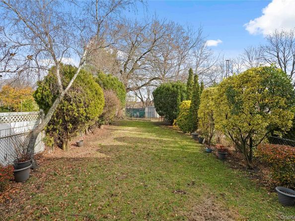 6035 75th Street, Middle Village NY 11379