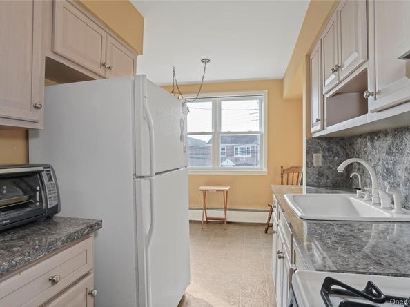 6035 75th Street, Middle Village NY 11379