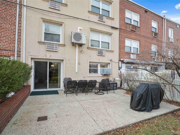 6035 75th Street, Middle Village NY 11379