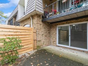 655 Middle Country Road 4D1, Coram NY 11727