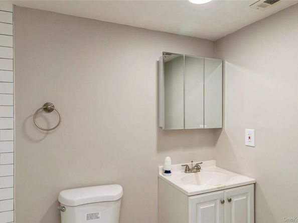 655 Middle Country Road 4D1, Coram NY 11727