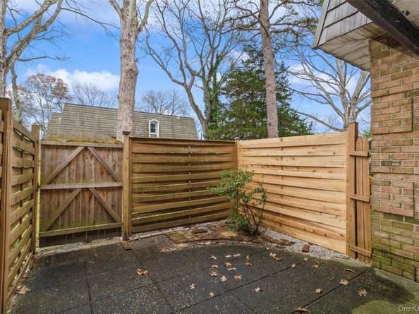 655 Middle Country Road 4D1, Coram NY 11727