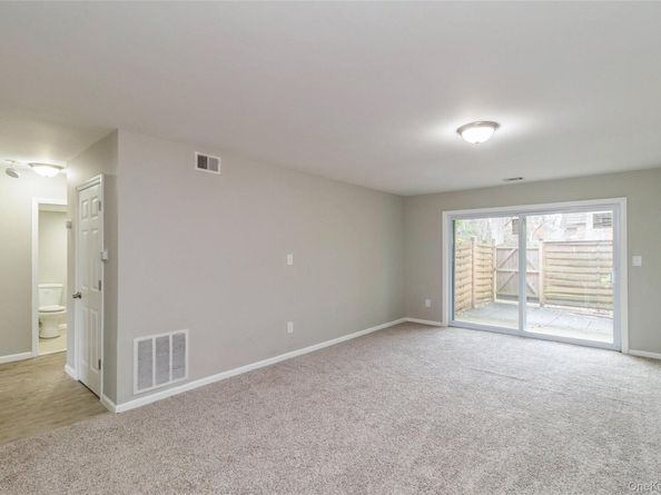 655 Middle Country Road 4D1, Coram NY 11727