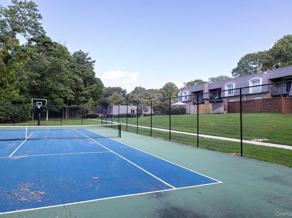 655 Middle Country Road 4D1, Coram NY 11727