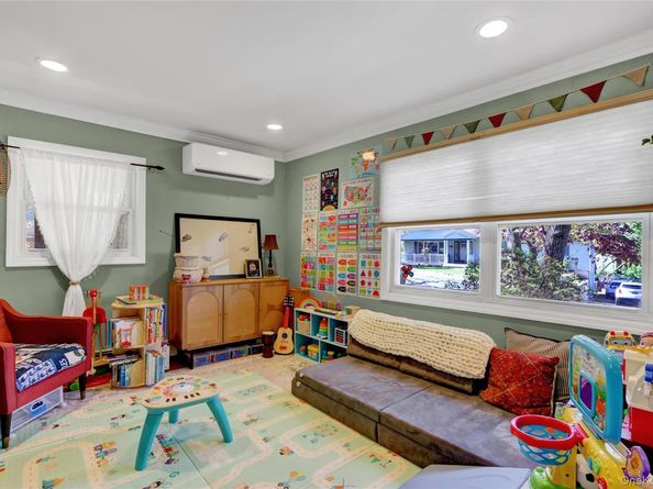 25 Zenith Road, Rocky Point NY 11778