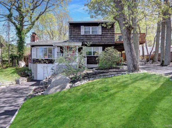 25 Zenith Road, Rocky Point NY 11778