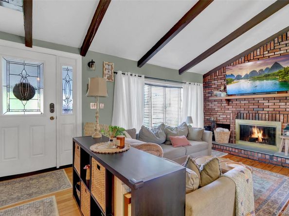 25 Zenith Road, Rocky Point NY 11778