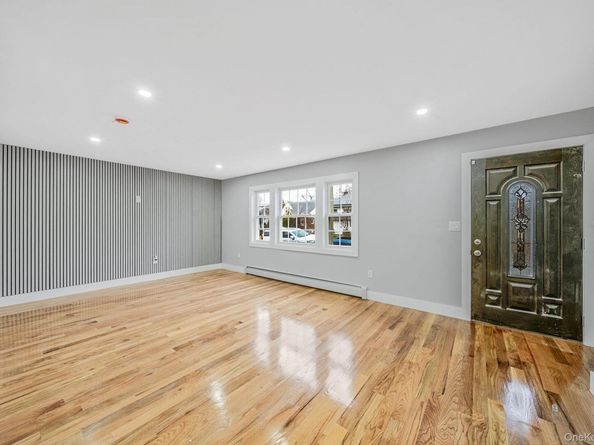 21407 110th Avenue, Queens Village NY 11429