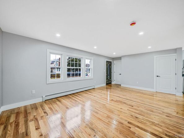 21407 110th Avenue, Queens Village NY 11429