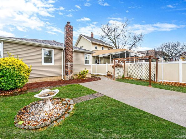 21407 110th Avenue, Queens Village NY 11429