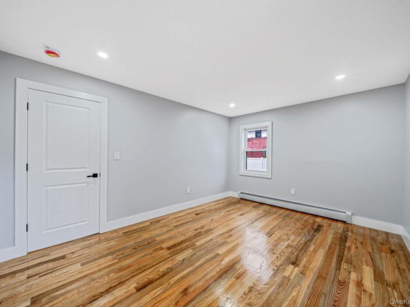 21407 110th Avenue, Queens Village NY 11429