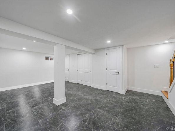 21407 110th Avenue, Queens Village NY 11429