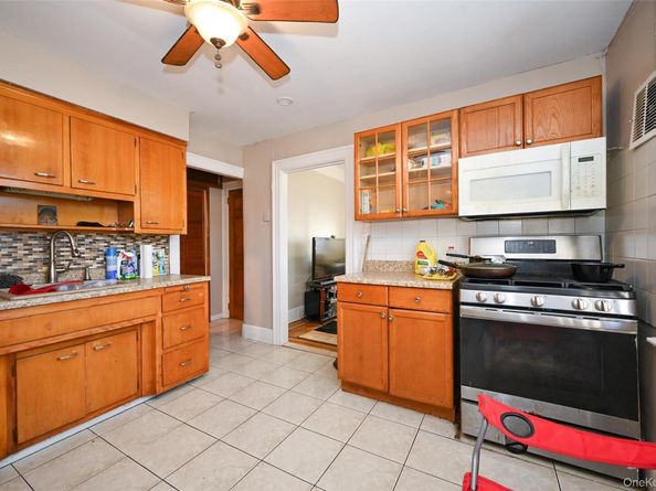 9601 42nd Avenue, Corona NY 11368